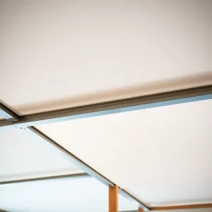 montaż płyt gk na stelażu na suficie