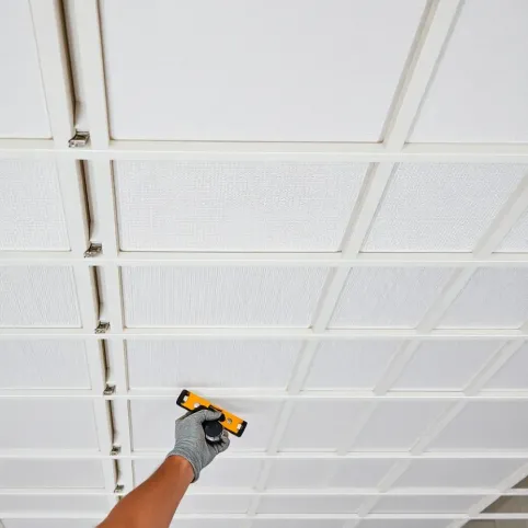 Montaż sufitu Armstrong cena