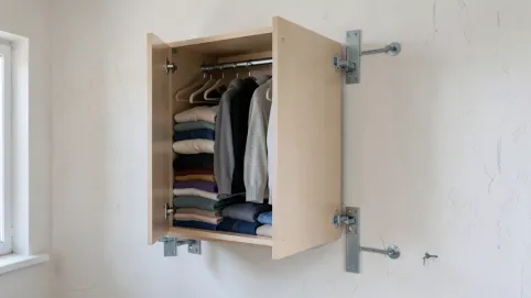 montaż szafy do ściany