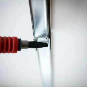 Montaż szyny sufitowej aluminiowej