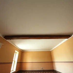 Niski sufit w starym domu