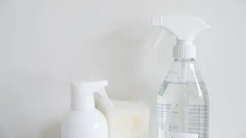 płyn do mycia ścian malowanych