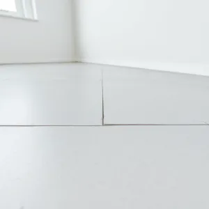 Połączenie ściany z podłogą