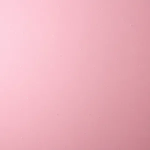 Różowa farba do ścian z brokatem