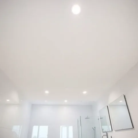 Sufit podwieszany w łazience czy warto