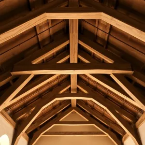 Sufit z belkami stropowymi