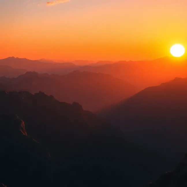 TAPETA Zachód słońca w górach