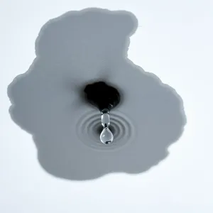 Woda kapie z sufitu w domu