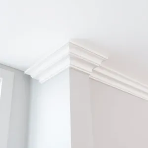 Wykończenie między sufitem a ścianą