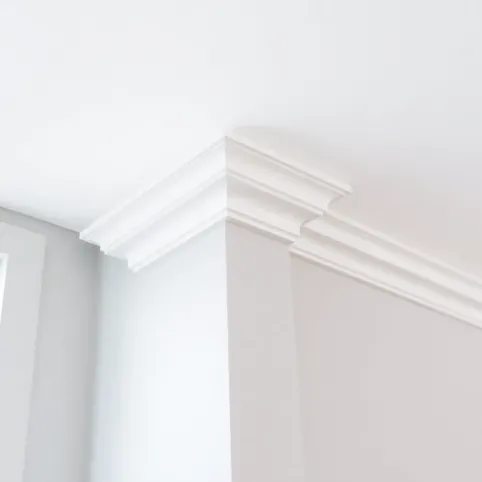 Wykończenie między sufitem a ścianą