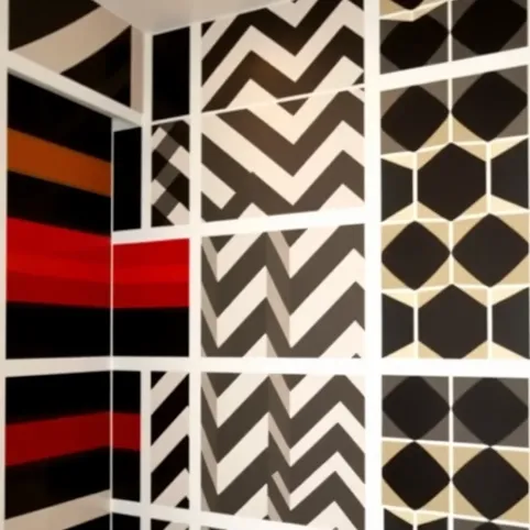 Wzory geometryczne na ścianie