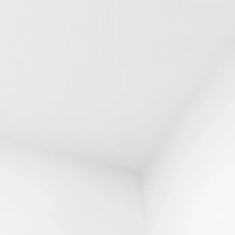 Zaokrąglony narożnik między ścianą a sufitem