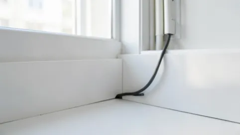 listwy przypodłogowe mdf z miejscem na kable